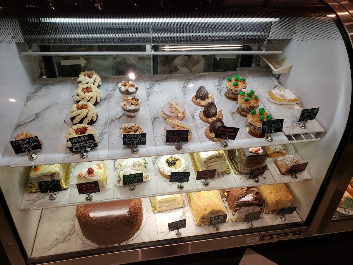 Pinoyshki Bakery & Cafe